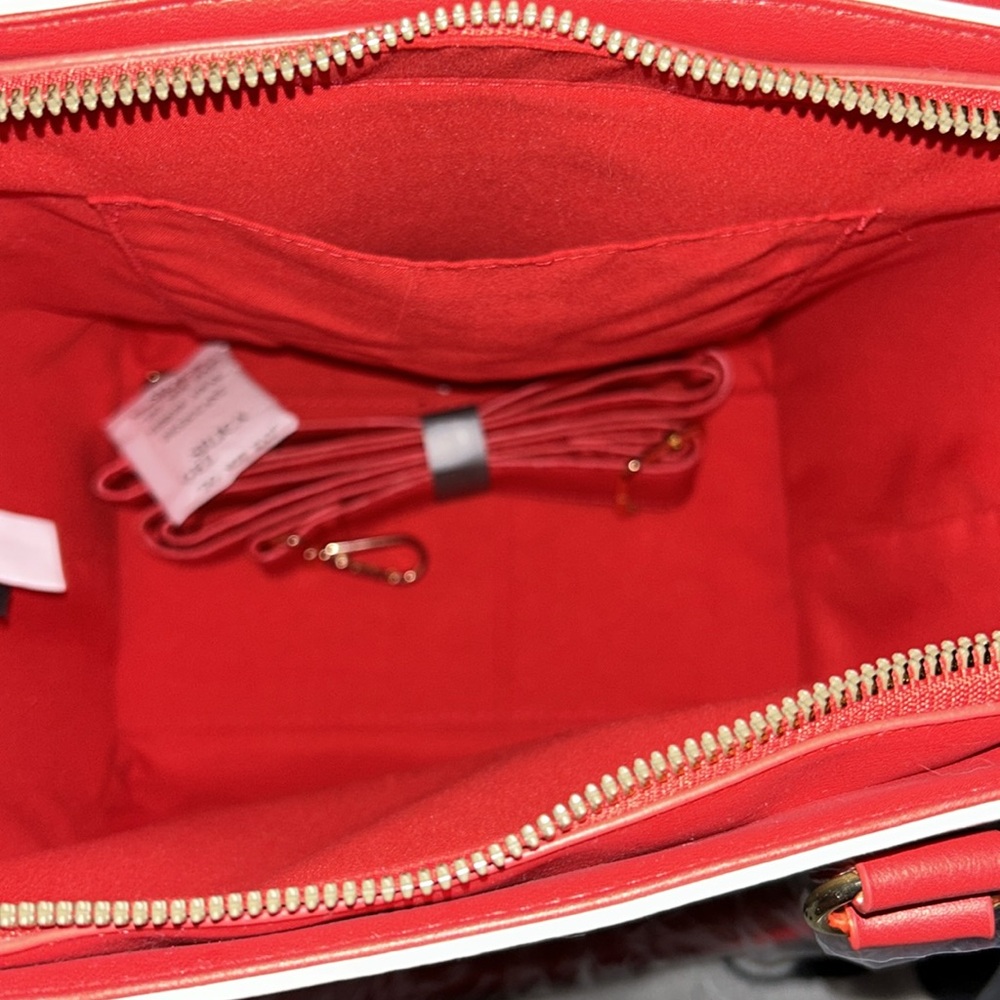 HP๐๐๐๐๐Winnie the Pooh Christmas Satchel Purse - Picture 9 of 12